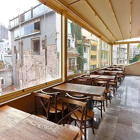מלון Taksim Premium 3*
