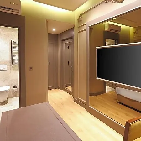 מלון Taksim Premium 3*